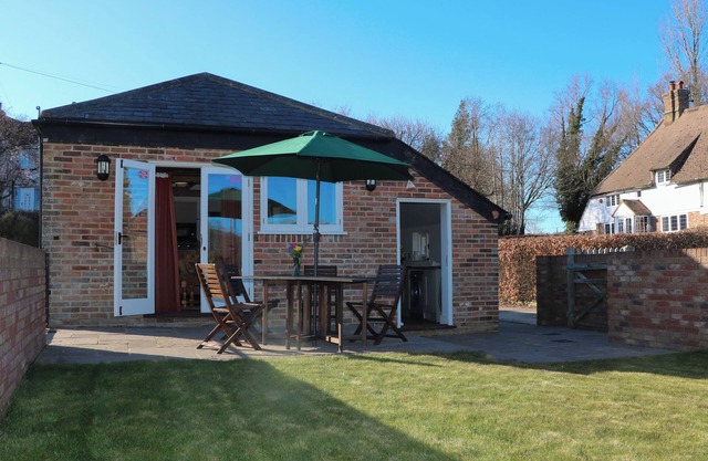 THE COWSHED, family friendly, with a garden in Westfield