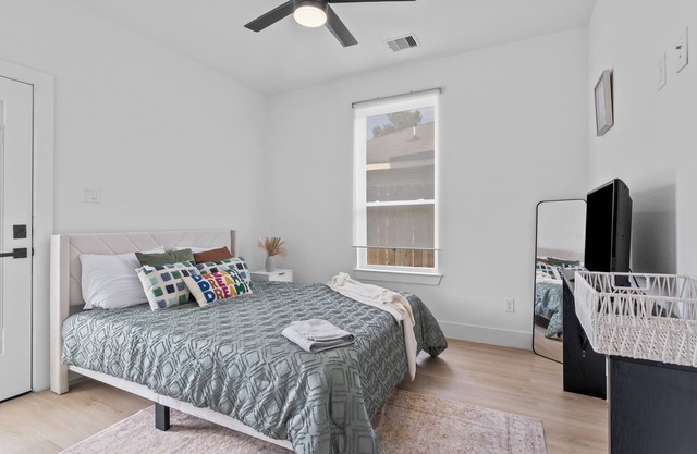 The Cozy Corner - 5 min To Downtown Houston - PET FRIENDLY!