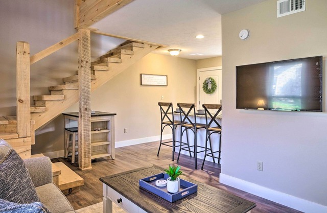‘The Cozy Cottage’ w/Lake Taneycomo Access!