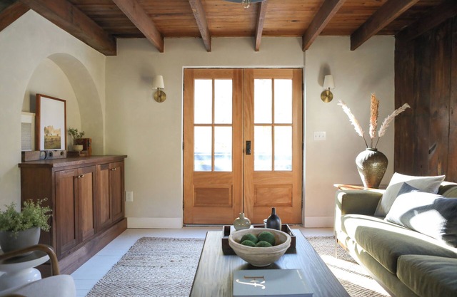 The Creek House: A Creekside Retreat with Hot Tub and Electric Bikes