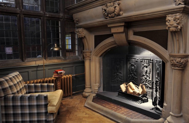 The Crown Manor House Hotel