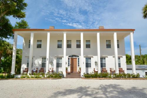 The Cypress Lodge