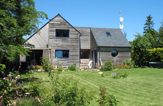 The dacha Névez 300 m from the beach of Tahiti