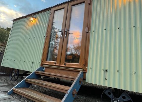 The Daffodil Shepherd's Hut, Bluebell