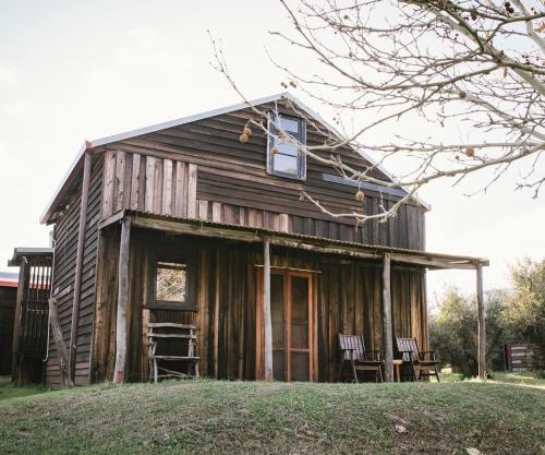 The Dairy - 2 Story Rustic style accommodation with Mod Cons