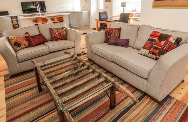 THE DAIRY, romantic, character holiday cottage in Berwick-Upon-Tweed