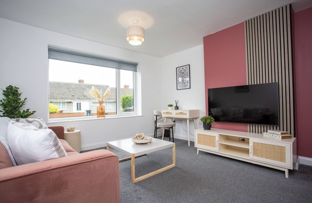 The Darwin Grove | Wi-Fi | Free Parking | Fully Equipped