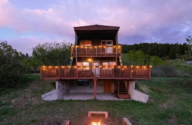 The DeckHouse at Island Park