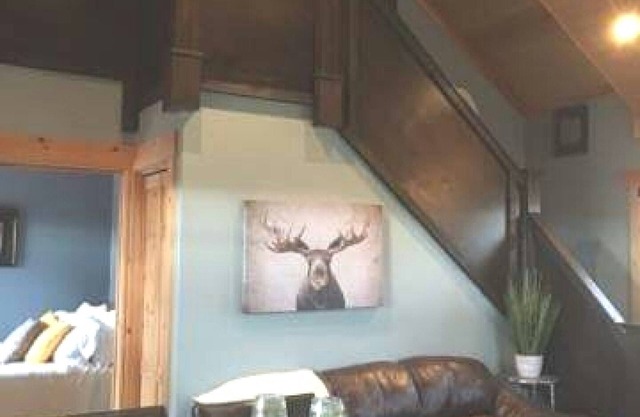 THE DEER LAKE LOFT. WONDERFUL FAMILY RETREAT IN DEER LAKE, NL WITH PLAYGROUND!