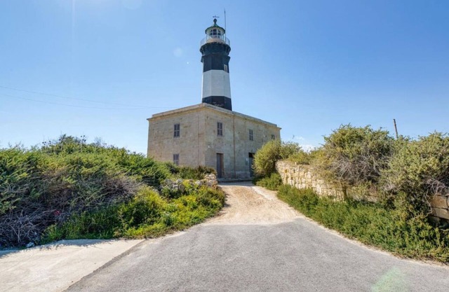 The Delimara Lighthouse - A Unique, cultural stay