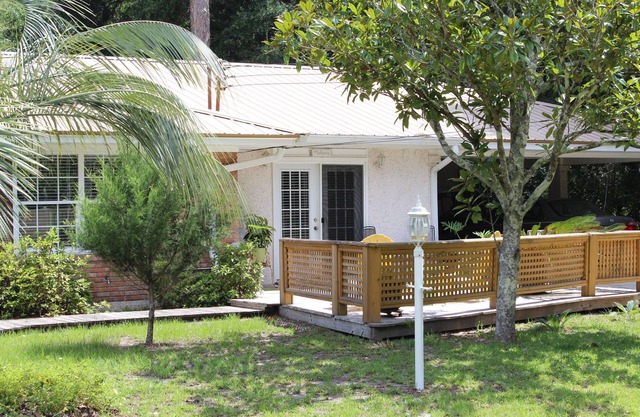 'The Dollyanna' Luxury One-Bedroom Mini-Suite