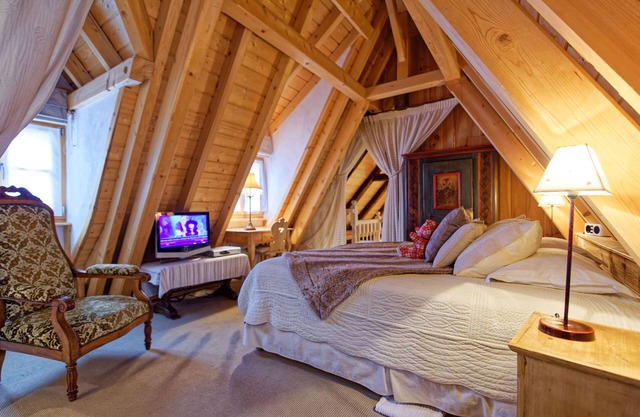 The Doves' Nest*, authentic Alsatian house in the rampart of Riquewihr