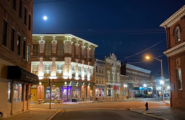 The Drinking Gourd: nStunning Penthouse in Historic Downtown Cambridge