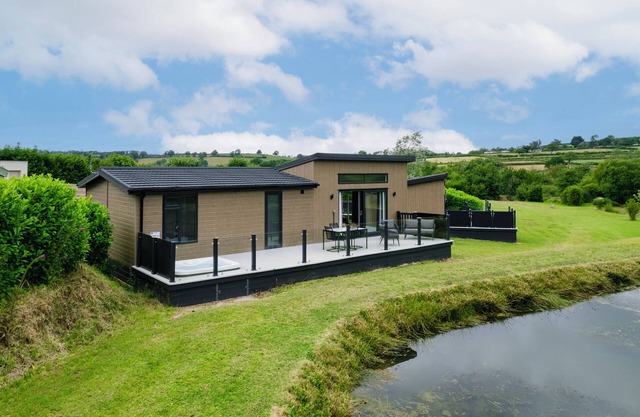 The Duck Pond - Countryside, Hot Tub