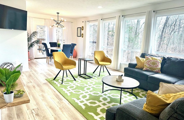 The Eclectic Abode- by Downtown, I-40 & Lake. Nestled in the woods