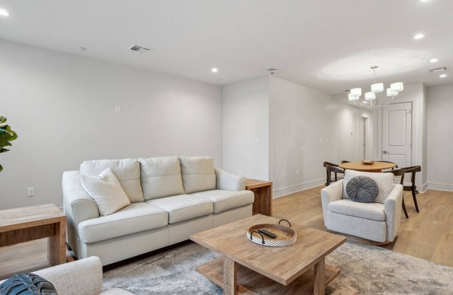 The Eleanor: Units 604/605