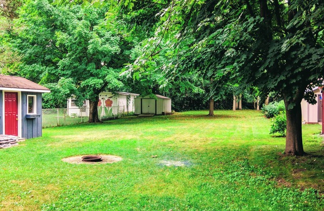 The Eyrie - Peaceful sanctuary steps from the beach and provincial park!