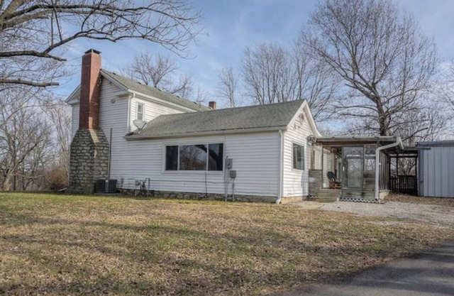 The Farmhouse in a Quiet Location Near the Metro