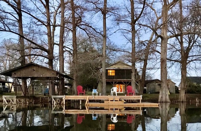 The Fish Camp: 4 Bedroom Lake House Sleeps 12 on Lake Providence with Dock
