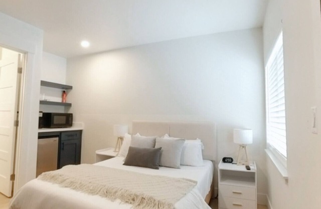 The Flats - Suite 6 - Downtown CDA!