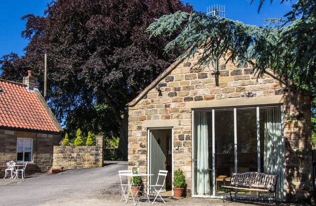 THE FLOUR POT, romantic, character holiday cottage in Rosedale Abbey