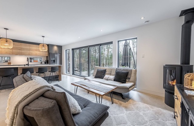 The Forest Hideaway | Sauna | Spa | Single Storey