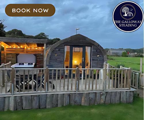 The Galloway Steading- The Bee Hive Couples Retreat with Hot Tub and Fire Pit