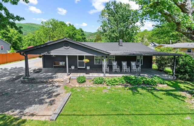 The Garden House, Hot Springs