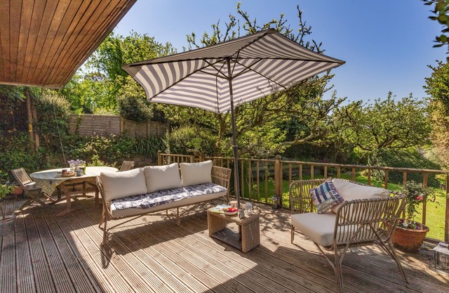 The Garden House - One Bedroom House, Sleeps 2