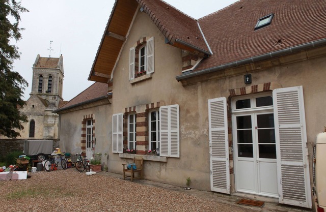 The Gîte du Manoir in the park in the center of the village