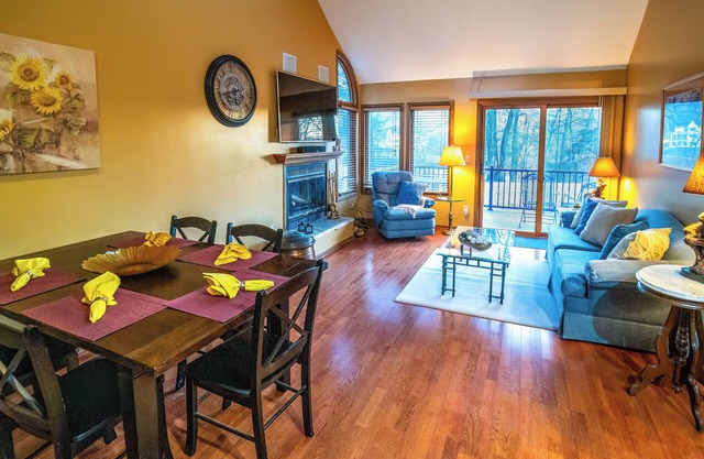 The Glen, Perfect! Resort Core, Steps to Golf, Dog Friendly!