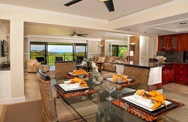 The Golden Lotus ~ Pool ~ Jacuzzi ~ Grills ~