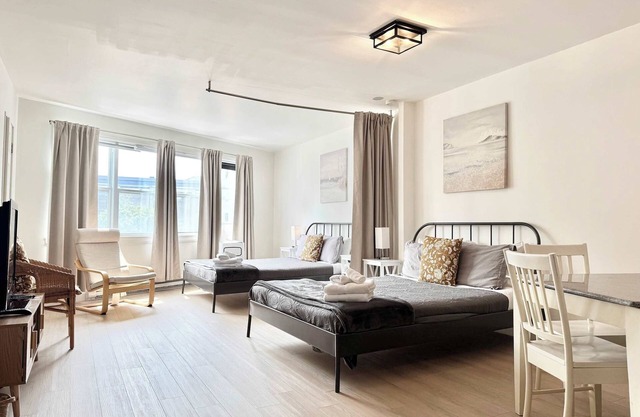 The Good Life | 2 Beds | AC | Limoilou