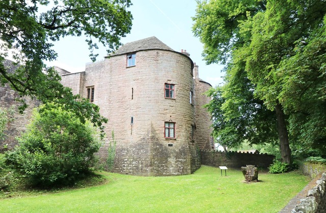 THE GRANARY, family friendly, with a garden in St Briavels