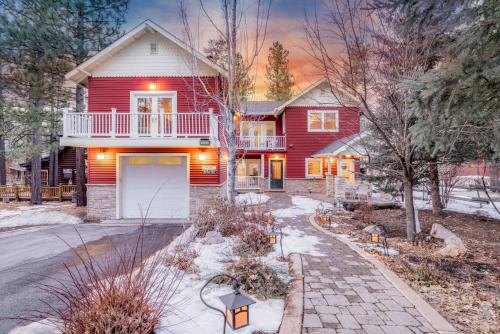 The Grand Chalet #1989 by Big Bear Vacations