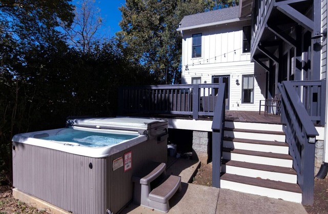 The Grand Terrace Hot Tub + Deck Sleep 12