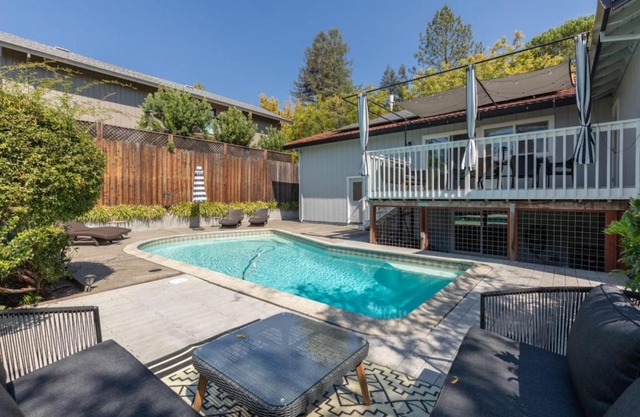The Green House by AvantStay Spacious Entertainers Home Close to Wineries Pool Fitness Room