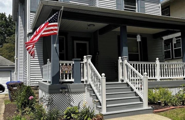 The Greenville Getaway! Let our home become your home.