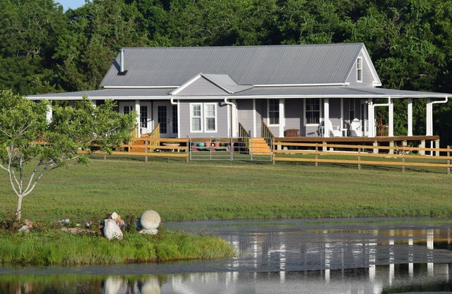 The Guest House at Twin Oaks Ranch