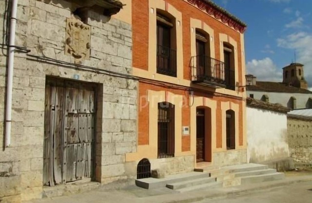 THE HOUSE OF THE COMMUNEROS
