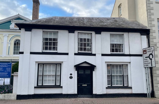THE HAME, pet friendly, character holiday cottage in Monmouth