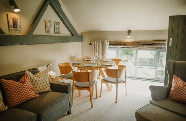 The Hay Loft - tranquil first floor living