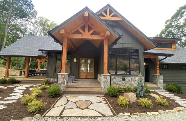 The HeartStone Lodge at Eagles Nest - Vineyard, Views, Hot Tub