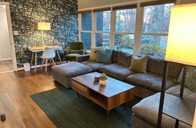 The HendrixnConvenient, cozy, updated 3 bedroom ranch