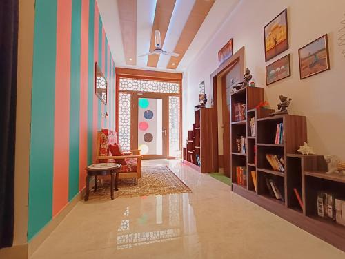 The Hideout Agra - Garden Homestay near Taj