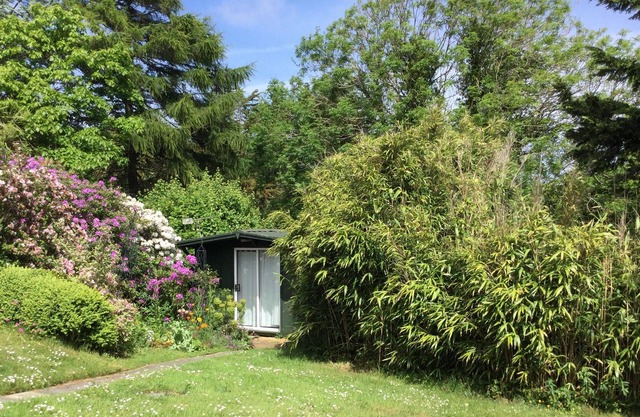THE HIDEOUT Brighstone IOW Studio style cabin Rural Quiet. Downs Beaches 10 mins