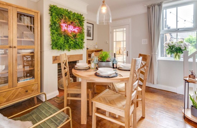 The Hideout - Three Bedroom House, Sleeps 5