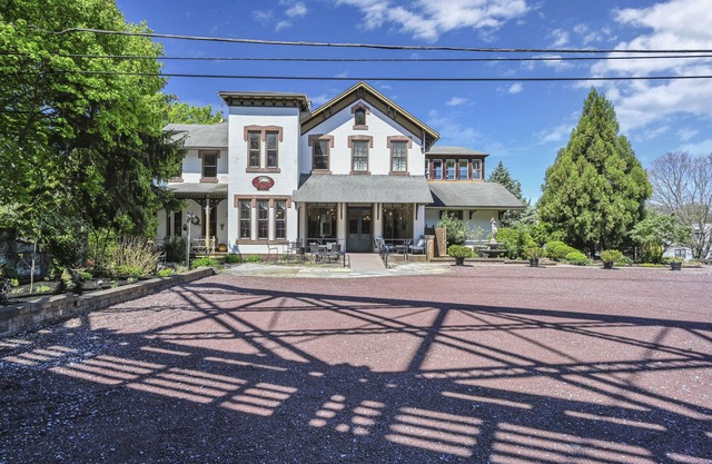 The Historic Cornwall Inn