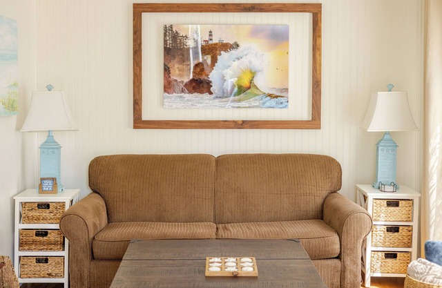 The HollyHock Cottage - a coastal themed beach getaway, The HollyHock Cottage - a coastal themed get