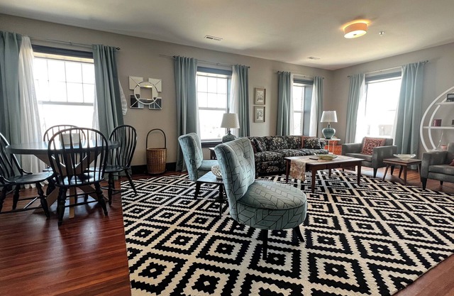 The Hollywood Suite in The Hotel Hartington downtown!